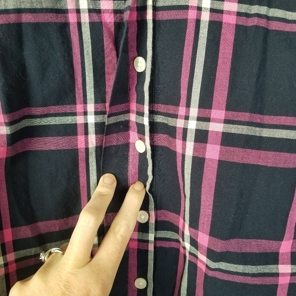 Crown & Ivy Pink/Navy/White Plaid Button Down Long Sleeve Shirt Size S - Picture 2 of 11